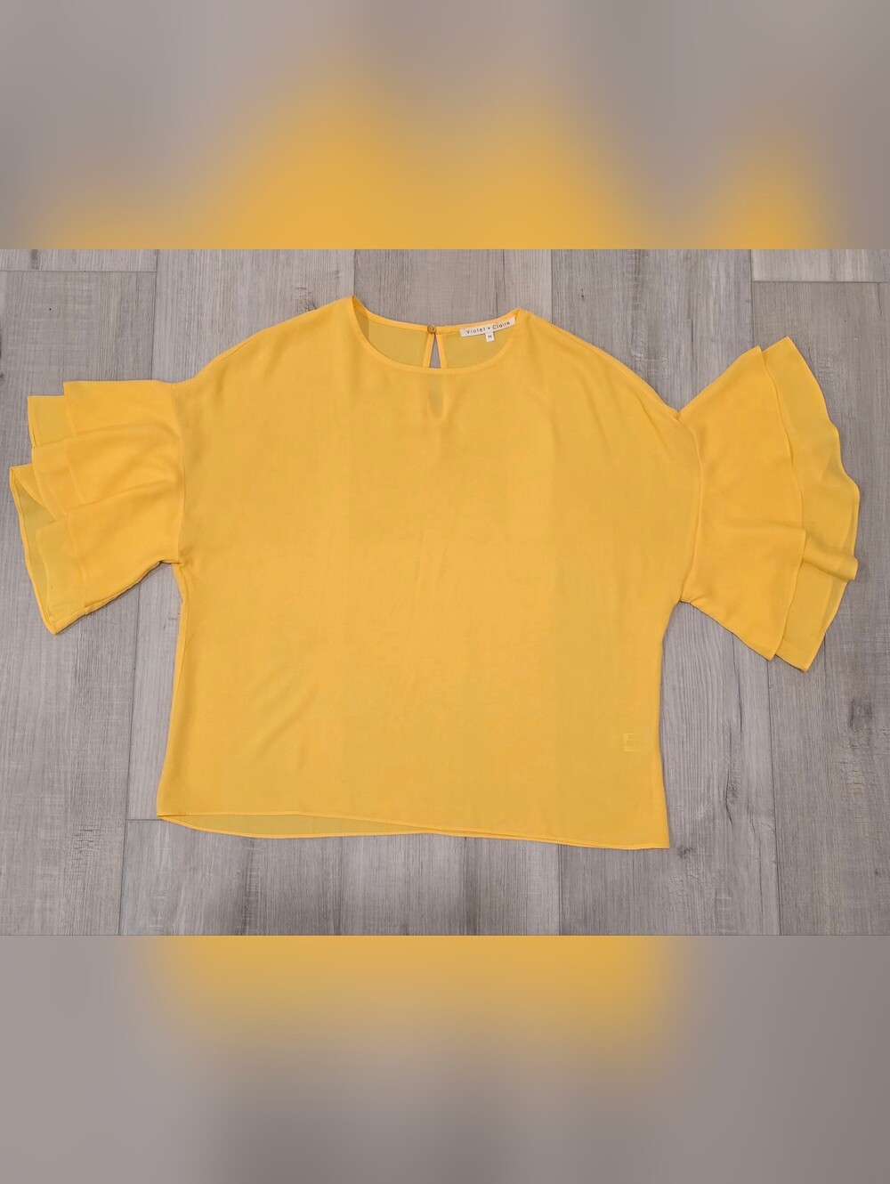 Violet & Claire Bright Yellow Ruffled Short Sleeve Round Neck Blouse Size M